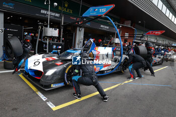 09/05/2024 - 15 VANTHOOR Dries (bel), MARCIELLO Raffaele (swi), WITTMANN Marco (ger), BMW M Team WRT, BMW Hybrid V8 #15, Hypercar, pitstop, arrêt aux stands during the 2024 TotalEnergies 6 Hours of Spa-Francorchamps, 3rd round of the 2024 FIA World Endurance Championship, from May 8 to 11, 2024 on the Circuit de Spa-Francorchamps in Stavelot, Belgium - FIA WEC - 6 HOURS OF SPA-FRANCORCHAMPS 2024 - ENDURANCE - MOTORI