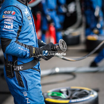 09/05/2024 - mecaniciens, mechanics, michelin, tyre, pneu, Alpine Endurance Team, during the 2024 TotalEnergies 6 Hours of Spa-Francorchamps, 3rd round of the 2024 FIA World Endurance Championship, from May 8 to 11, 2024 on the Circuit de Spa-Francorchamps in Stavelot, Belgium - FIA WEC - 6 HOURS OF SPA-FRANCORCHAMPS 2024 - ENDURANCE - MOTORI