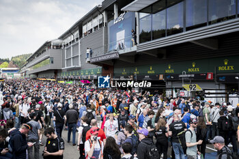 2024-05-10 - fans, supporters, public, spectators, pitlane, autograph session, session autographe during the 2024 TotalEnergies 6 Hours of Spa-Francorchamps, 3rd round of the 2024 FIA World Endurance Championship, from May 8 to 11, 2024 on the Circuit de Spa-Francorchamps in Stavelot, Belgium - FIA WEC - 6 HOURS OF SPA-FRANCORCHAMPS 2024 - ENDURANCE - MOTORS