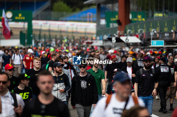 2024-05-10 - Pitwalk and autograph session, session autographe during the 2024 TotalEnergies 6 Hours of Spa-Francorchamps, 3rd round of the 2024 FIA World Endurance Championship, from May 8 to 11, 2024 on the Circuit de Spa-Francorchamps in Stavelot, Belgium - FIA WEC - 6 HOURS OF SPA-FRANCORCHAMPS 2024 - ENDURANCE - MOTORS