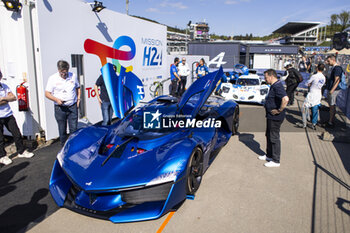 2024-05-11 - Alpine Alpenglow, Hydrogen Parade during the 2024 TotalEnergies 6 Hours of Spa-Francorchamps, 3rd round of the 2024 FIA World Endurance Championship, from May 8 to 11, 2024 on the Circuit de Spa-Francorchamps in Stavelot, Belgium - FIA WEC - 6 HOURS OF SPA-FRANCORCHAMPS 2024 - ENDURANCE - MOTORS