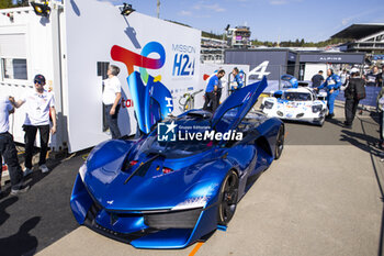 2024-05-11 - Alpine Alpenglow, Hydrogen Parade during the 2024 TotalEnergies 6 Hours of Spa-Francorchamps, 3rd round of the 2024 FIA World Endurance Championship, from May 8 to 11, 2024 on the Circuit de Spa-Francorchamps in Stavelot, Belgium - FIA WEC - 6 HOURS OF SPA-FRANCORCHAMPS 2024 - ENDURANCE - MOTORS