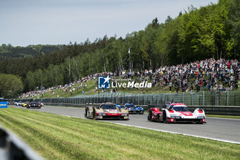 2024-05-11 - 06 ESTRE Kevin (fra), LOTTERER André (ger), VANTHOOR Laurens (bel), Porsche Penske Motorsport, Porsche 963 #06, Hypercar, 12 STEVENS Will (gbr), ILOTT Callum (gbr), Hertz Team Jota, Porsche 963 #12, Hypercar, race start of the race, depart, during the 2024 TotalEnergies 6 Hours of Spa-Francorchamps, 3rd round of the 2024 FIA World Endurance Championship, from May 8 to 11, 2024 on the Circuit de Spa-Francorchamps in Stavelot, Belgium - FIA WEC - 6 HOURS OF SPA-FRANCORCHAMPS 2024 - ENDURANCE - MOTORS