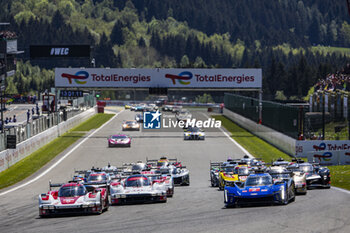 2024-05-11 - Start of the race, 05 CAMPBELL Matt (aus), CHRISTENSEN Michael (dnk), MAKOWIECKI Frédéric (fra), Porsche Penske Motorsport, Porsche 963 #05, Hypercar, 02 BAMBER Earl (nzl), LYNN Alex (gbr), Cadillac Racing, Cadillac V-Series.R #02, Hypercar, action during the 2024 TotalEnergies 6 Hours of Spa-Francorchamps, 3rd round of the 2024 FIA World Endurance Championship, from May 8 to 11, 2024 on the Circuit de Spa-Francorchamps in Stavelot, Belgium - FIA WEC - 6 HOURS OF SPA-FRANCORCHAMPS 2024 - ENDURANCE - MOTORS