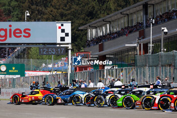 2024-05-11 - 51 PIER GUIDI Alessandro (ita), CALADO James (gbr), GIOVINAZZI Antonio (ita), Ferrari AF Corse, Ferrari 499P #51, Hypercar, action, grille de depart, starting grid, depart, start, during the 2024 TotalEnergies 6 Hours of Spa-Francorchamps, 3rd round of the 2024 FIA World Endurance Championship, from May 8 to 11, 2024 on the Circuit de Spa-Francorchamps in Stavelot, Belgium - FIA WEC - 6 HOURS OF SPA-FRANCORCHAMPS 2024 - ENDURANCE - MOTORS