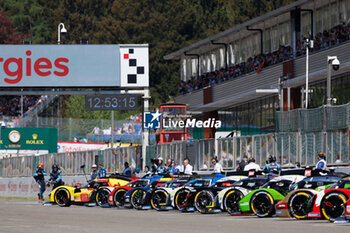 2024-05-11 - 83 KUBICA Robert (pol), SHWARTZMAN Robert (isr), YE Yifei (chn), AF Corse, Ferrari 499P #83, Hypercar, action, grille de depart, starting grid, depart, start, during the 2024 TotalEnergies 6 Hours of Spa-Francorchamps, 3rd round of the 2024 FIA World Endurance Championship, from May 8 to 11, 2024 on the Circuit de Spa-Francorchamps in Stavelot, Belgium - FIA WEC - 6 HOURS OF SPA-FRANCORCHAMPS 2024 - ENDURANCE - MOTORS