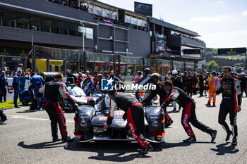 2024-05-11 - 08 BUEMI Sébastien (swi), HARTLEY Brendon (nzl), HIRAKAWA Ryo (jpn), Toyota Gazoo Racing, Toyota GR010 - Hybrid #08, Hypercar, on the grid during the 2024 TotalEnergies 6 Hours of Spa-Francorchamps, 3rd round of the 2024 FIA World Endurance Championship, from May 8 to 11, 2024 on the Circuit de Spa-Francorchamps in Stavelot, Belgium - FIA WEC - 6 HOURS OF SPA-FRANCORCHAMPS 2024 - ENDURANCE - MOTORS