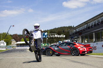 2024-05-11 - Show on the grid during the 2024 TotalEnergies 6 Hours of Spa-Francorchamps, 3rd round of the 2024 FIA World Endurance Championship, from May 8 to 11, 2024 on the Circuit de Spa-Francorchamps in Stavelot, Belgium - FIA WEC - 6 HOURS OF SPA-FRANCORCHAMPS 2024 - ENDURANCE - MOTORS