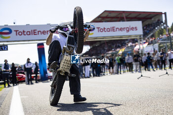 2024-05-11 - Show on the grid during the 2024 TotalEnergies 6 Hours of Spa-Francorchamps, 3rd round of the 2024 FIA World Endurance Championship, from May 8 to 11, 2024 on the Circuit de Spa-Francorchamps in Stavelot, Belgium - FIA WEC - 6 HOURS OF SPA-FRANCORCHAMPS 2024 - ENDURANCE - MOTORS