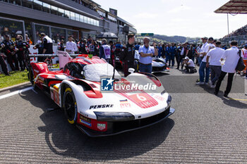 2024-05-11 - 06 ESTRE Kevin (fra), LOTTERER André (ger), VANTHOOR Laurens (bel), Porsche Penske Motorsport, Porsche 963 #06, Hypercar, on the grid during the 2024 TotalEnergies 6 Hours of Spa-Francorchamps, 3rd round of the 2024 FIA World Endurance Championship, from May 8 to 11, 2024 on the Circuit de Spa-Francorchamps in Stavelot, Belgium - FIA WEC - 6 HOURS OF SPA-FRANCORCHAMPS 2024 - ENDURANCE - MOTORS