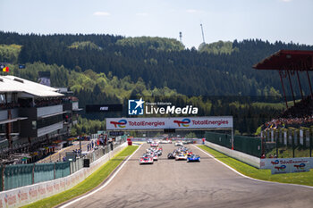 2024-05-11 - Start of the race: 05 CAMPBELL Matt (aus), CHRISTENSEN Michael (dnk), MAKOWIECKI Frédéric (fra), Porsche Penske Motorsport, Porsche 963 #05, Hypercar, 02 BAMBER Earl (nzl), LYNN Alex (gbr), Cadillac Racing, Cadillac V-Series.R #02, Hypercar, during the 2024 TotalEnergies 6 Hours of Spa-Francorchamps, 3rd round of the 2024 FIA World Endurance Championship, from May 8 to 11, 2024 on the Circuit de Spa-Francorchamps in Stavelot, Belgium - FIA WEC - 6 HOURS OF SPA-FRANCORCHAMPS 2024 - ENDURANCE - MOTORS