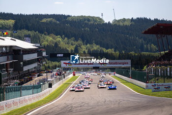 2024-05-11 - Start of the race: 05 CAMPBELL Matt (aus), CHRISTENSEN Michael (dnk), MAKOWIECKI Frédéric (fra), Porsche Penske Motorsport, Porsche 963 #05, Hypercar, 02 BAMBER Earl (nzl), LYNN Alex (gbr), Cadillac Racing, Cadillac V-Series.R #02, Hypercar, during the 2024 TotalEnergies 6 Hours of Spa-Francorchamps, 3rd round of the 2024 FIA World Endurance Championship, from May 8 to 11, 2024 on the Circuit de Spa-Francorchamps in Stavelot, Belgium - FIA WEC - 6 HOURS OF SPA-FRANCORCHAMPS 2024 - ENDURANCE - MOTORS