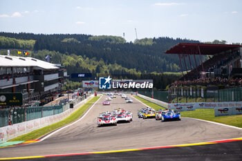 2024-05-11 - Start of the race: 05 CAMPBELL Matt (aus), CHRISTENSEN Michael (dnk), MAKOWIECKI Frédéric (fra), Porsche Penske Motorsport, Porsche 963 #05, Hypercar, 02 BAMBER Earl (nzl), LYNN Alex (gbr), Cadillac Racing, Cadillac V-Series.R #02, Hypercar, during the 2024 TotalEnergies 6 Hours of Spa-Francorchamps, 3rd round of the 2024 FIA World Endurance Championship, from May 8 to 11, 2024 on the Circuit de Spa-Francorchamps in Stavelot, Belgium - FIA WEC - 6 HOURS OF SPA-FRANCORCHAMPS 2024 - ENDURANCE - MOTORS