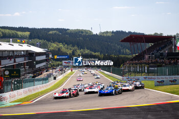 2024-05-11 - Start of the race: 05 CAMPBELL Matt (aus), CHRISTENSEN Michael (dnk), MAKOWIECKI Frédéric (fra), Porsche Penske Motorsport, Porsche 963 #05, Hypercar, 02 BAMBER Earl (nzl), LYNN Alex (gbr), Cadillac Racing, Cadillac V-Series.R #02, Hypercar, during the 2024 TotalEnergies 6 Hours of Spa-Francorchamps, 3rd round of the 2024 FIA World Endurance Championship, from May 8 to 11, 2024 on the Circuit de Spa-Francorchamps in Stavelot, Belgium - FIA WEC - 6 HOURS OF SPA-FRANCORCHAMPS 2024 - ENDURANCE - MOTORS