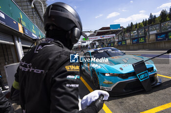 2024-05-11 - 77 BARKER Ben (gbr), HARDWICK Ryan (usa), ROBICHON Zacharie (can), Proton Competition, Ford Mustang GT3 #77, LM GT3, pit stop during the 2024 TotalEnergies 6 Hours of Spa-Francorchamps, 3rd round of the 2024 FIA World Endurance Championship, from May 8 to 11, 2024 on the Circuit de Spa-Francorchamps in Stavelot, Belgium - FIA WEC - 6 HOURS OF SPA-FRANCORCHAMPS 2024 - ENDURANCE - MOTORS