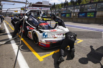 2024-05-11 - 99 JANI Neel (swi), ANDLAUER Julien (fra), Proton Competition, Porsche 963 #99, Hypercar, pit stop during the 2024 TotalEnergies 6 Hours of Spa-Francorchamps, 3rd round of the 2024 FIA World Endurance Championship, from May 8 to 11, 2024 on the Circuit de Spa-Francorchamps in Stavelot, Belgium - FIA WEC - 6 HOURS OF SPA-FRANCORCHAMPS 2024 - ENDURANCE - MOTORS