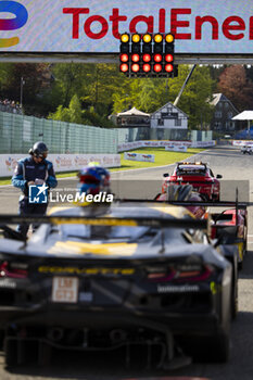 2024-05-11 - Red Flag during the 2024 TotalEnergies 6 Hours of Spa-Francorchamps, 3rd round of the 2024 FIA World Endurance Championship, from May 8 to 11, 2024 on the Circuit de Spa-Francorchamps in Stavelot, Belgium - FIA WEC - 6 HOURS OF SPA-FRANCORCHAMPS 2024 - ENDURANCE - MOTORS