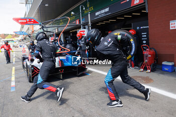 2024-05-11 - 15 VANTHOOR Dries (bel), MARCIELLO Raffaele (swi), WITTMANN Marco (ger), BMW M Team WRT, BMW Hybrid V8 #15, Hypercar, pitstop, arrêt aux stands during the 2024 TotalEnergies 6 Hours of Spa-Francorchamps, 3rd round of the 2024 FIA World Endurance Championship, from May 8 to 11, 2024 on the Circuit de Spa-Francorchamps in Stavelot, Belgium - FIA WEC - 6 HOURS OF SPA-FRANCORCHAMPS 2024 - ENDURANCE - MOTORS