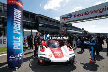 2024-05-11 - 05 CAMPBELL Matt (aus), CHRISTENSEN Michael (dnk), MAKOWIECKI Frédéric (fra), Porsche Penske Motorsport, Porsche 963 #05, Hypercar, grille de depart, starting grid during the 2024 TotalEnergies 6 Hours of Spa-Francorchamps, 3rd round of the 2024 FIA World Endurance Championship, from May 8 to 11, 2024 on the Circuit de Spa-Francorchamps in Stavelot, Belgium - FIA WEC - 6 HOURS OF SPA-FRANCORCHAMPS 2024 - ENDURANCE - MOTORS