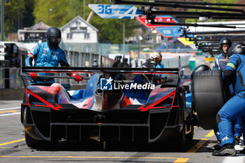 2024-05-11 - 35 MILESI Charles (fra), GOUNON Jules (fra), CHATIN Paul-Loup (fra), Alpine Endurance Team #35, Alpine A424, Hypercar, pitstop, arrêt aux stands, michelin engineer, portrait, during the 2024 TotalEnergies 6 Hours of Spa-Francorchamps, 3rd round of the 2024 FIA World Endurance Championship, from May 8 to 11, 2024 on the Circuit de Spa-Francorchamps in Stavelot, Belgium - FIA WEC - 6 HOURS OF SPA-FRANCORCHAMPS 2024 - ENDURANCE - MOTORS