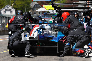 2024-05-11 - 15 VANTHOOR Dries (bel), MARCIELLO Raffaele (swi), WITTMANN Marco (ger), BMW M Team WRT, BMW Hybrid V8 #15, Hypercar, pitstop, arrêt aux stands during the 2024 TotalEnergies 6 Hours of Spa-Francorchamps, 3rd round of the 2024 FIA World Endurance Championship, from May 8 to 11, 2024 on the Circuit de Spa-Francorchamps in Stavelot, Belgium - FIA WEC - 6 HOURS OF SPA-FRANCORCHAMPS 2024 - ENDURANCE - MOTORS