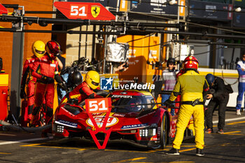 2024-05-11 - 51 PIER GUIDI Alessandro (ita), CALADO James (gbr), GIOVINAZZI Antonio (ita), Ferrari AF Corse, Ferrari 499P #51, Hypercar, action pit stop during the 2024 TotalEnergies 6 Hours of Spa-Francorchamps, 3rd round of the 2024 FIA World Endurance Championship, from May 8 to 11, 2024 on the Circuit de Spa-Francorchamps in Stavelot, Belgium - FIA WEC - 6 HOURS OF SPA-FRANCORCHAMPS 2024 - ENDURANCE - MOTORS