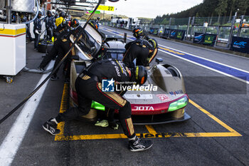 2024-05-11 - 12 STEVENS Will (gbr), ILOTT Callum (gbr), Hertz Team Jota, Porsche 963 #12, Hypercar, pit stop during the 2024 TotalEnergies 6 Hours of Spa-Francorchamps, 3rd round of the 2024 FIA World Endurance Championship, from May 8 to 11, 2024 on the Circuit de Spa-Francorchamps in Stavelot, Belgium - FIA WEC - 6 HOURS OF SPA-FRANCORCHAMPS 2024 - ENDURANCE - MOTORS