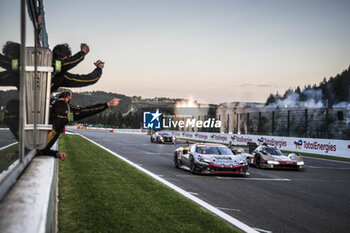 2024-05-11 - 12 STEVENS Will (gbr), ILOTT Callum (gbr), Hertz Team Jota, Porsche 963 #12, Hypercar, action, finish line, arrivee, Hertz Team Jota celebrates victory during the 2024 TotalEnergies 6 Hours of Spa-Francorchamps, 3rd round of the 2024 FIA World Endurance Championship, from May 8 to 11, 2024 on the Circuit de Spa-Francorchamps in Stavelot, Belgium - FIA WEC - 6 HOURS OF SPA-FRANCORCHAMPS 2024 - ENDURANCE - MOTORS