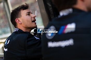 2024-05-11 - VAN DER LINDE Sheldon (zaf), BMW M Team WRT, BMW Hybrid V8, portrait during the 2024 TotalEnergies 6 Hours of Spa-Francorchamps, 3rd round of the 2024 FIA World Endurance Championship, from May 8 to 11, 2024 on the Circuit de Spa-Francorchamps in Stavelot, Belgium - FIA WEC - 6 HOURS OF SPA-FRANCORCHAMPS 2024 - ENDURANCE - MOTORS