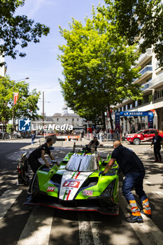 2024-06-07 - 19 GROSJEAN Romain (fra), CALDARELLI Andrea (ita), CAIROLI Matteo (ita), Lamborghini Iron Lynx, Lamborghini SC63 #19, Hypercar, ambiance during the Scrutineering of the 2024 24 Hours of Le Mans, 4th round of the 2024 FIA World Endurance Championship, on the Place de la République, from June 7 to 8, 2024 in Le Mans, France - 24 HEURES DU MANS 2024 - SCRUTINEERING - ENDURANCE - MOTORS