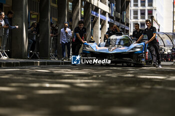 2024-06-07 - 35 MILESI Charles (fra), HABSBURG-Lothringen Ferdinand (aut), CHATIN Paul-Loup (fra), Alpine Endurance Team #35, Alpine A424, Hypercar, FIA WEC, ambiance during the Scrutineering of the 2024 24 Hours of Le Mans, 4th round of the 2024 FIA World Endurance Championship, on the Place de la République, from June 7 to 8, 2024 in Le Mans, France - 24 HEURES DU MANS 2024 - SCRUTINEERING - ENDURANCE - MOTORS