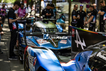 2024-06-07 - 35 MILESI Charles (fra), HABSBURG-Lothringen Ferdinand (aut), CHATIN Paul-Loup (fra), Alpine Endurance Team #35, Alpine A424, Hypercar, FIA WEC, ambiance during the Scrutineering of the 2024 24 Hours of Le Mans, 4th round of the 2024 FIA World Endurance Championship, on the Place de la République, from June 7 to 8, 2024 in Le Mans, France - 24 HEURES DU MANS 2024 - SCRUTINEERING - ENDURANCE - MOTORS