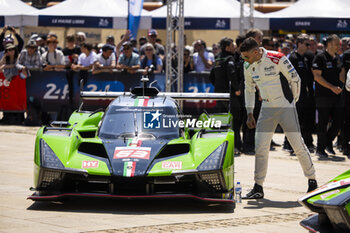 2024-06-07 - MORTARA Edoardo (ita), during the Scrutineering of the 2024 24 Hours of Le Mans, 4th round of the 2024 FIA World Endurance Championship, on the Place de la République, from June 7 to 8, 2024 in Le Mans, France - 24 HEURES DU MANS 2024 - SCRUTINEERING - ENDURANCE - MOTORS