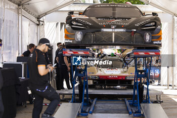 2024-06-07 - 12 STEVENS Will (gbr), ILOTT Callum (gbr), NATO Norman (fra), Hertz Team Jota, Porsche 963 #12, Hypercar, FIA WEC, ambiance during the Scrutineering of the 2024 24 Hours of Le Mans, 4th round of the 2024 FIA World Endurance Championship, on the Place de la République, from June 7 to 8, 2024 in Le Mans, France - 24 HEURES DU MANS 2024 - SCRUTINEERING - ENDURANCE - MOTORS