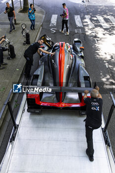 2024-06-07 - 47 RAO Naveen (usa), BELL Matthew (gbr), VESTI Frédérik (dnk), Cool Racing, Oreca 07 - Gibson #47, LMP2 PRO/AM, ambiance during the Scrutineering of the 2024 24 Hours of Le Mans, 4th round of the 2024 FIA World Endurance Championship, on the Place de la République, from June 7 to 8, 2024 in Le Mans, France - 24 HEURES DU MANS 2024 - SCRUTINEERING - ENDURANCE - MOTORS