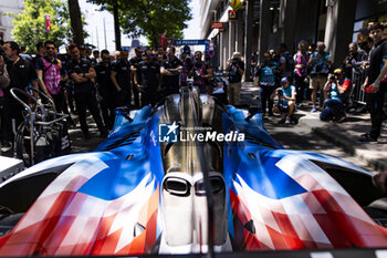 2024-06-07 - 36 VAXIVIERE Matthieu (fra), SCHUMACHER Mick (ger), LAPIERRE Nicolas (fra), Alpine Endurance Team, Alpine A424 #36, Hypercar, FIA WEC, ambiance during the Scrutineering of the 2024 24 Hours of Le Mans, 4th round of the 2024 FIA World Endurance Championship, on the Place de la République, from June 7 to 8, 2024 in Le Mans, France - 24 HEURES DU MANS 2024 - SCRUTINEERING - ENDURANCE - MOTORS