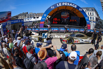 2024-06-07 - 38 RASMUSSEN Oliver (dnk), HANSON Philip (gbr), BUTTON Jenson (gbr), Hertz Team Jota, Porsche 963 #38, Hypercar, FIA WEC, action during the Scrutineering of the 2024 24 Hours of Le Mans, 4th round of the 2024 FIA World Endurance Championship, on the Place de la République, from June 7 to 8, 2024 in Le Mans, France - 24 HEURES DU MANS 2024 - SCRUTINEERING - ENDURANCE - MOTORS