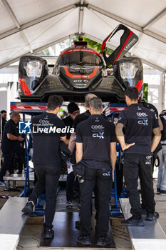 2024-06-07 - 47 RAO Naveen (usa), BELL Matthew (gbr), VESTI Frédérik (dnk), Cool Racing, Oreca 07 - Gibson #47, LMP2 PRO/AM, ambiance during the Scrutineering of the 2024 24 Hours of Le Mans, 4th round of the 2024 FIA World Endurance Championship, on the Place de la République, from June 7 to 8, 2024 in Le Mans, France - 24 HEURES DU MANS 2024 - SCRUTINEERING - ENDURANCE - MOTORS