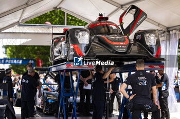 2024-06-07 - 47 RAO Naveen (usa), BELL Matthew (gbr), VESTI Frédérik (dnk), Cool Racing, Oreca 07 - Gibson #47, LMP2 PRO/AM, ambiance during the Scrutineering of the 2024 24 Hours of Le Mans, 4th round of the 2024 FIA World Endurance Championship, on the Place de la République, from June 7 to 8, 2024 in Le Mans, France - 24 HEURES DU MANS 2024 - SCRUTINEERING - ENDURANCE - MOTORS