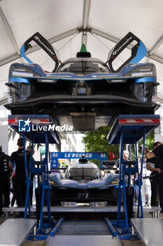 2024-06-07 - 36 VAXIVIERE Matthieu (fra), SCHUMACHER Mick (ger), LAPIERRE Nicolas (fra), Alpine Endurance Team, Alpine A424 #36, Hypercar, FIA WEC, ambiance during the Scrutineering of the 2024 24 Hours of Le Mans, 4th round of the 2024 FIA World Endurance Championship, on the Place de la République, from June 7 to 8, 2024 in Le Mans, France - 24 HEURES DU MANS 2024 - SCRUTINEERING - ENDURANCE - MOTORS