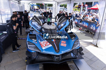 2024-06-07 - 35 MILESI Charles (fra), HABSBURG-Lothringen Ferdinand (aut), CHATIN Paul-Loup (fra), Alpine Endurance Team #35, Alpine A424, Hypercar, FIA WEC, ambiance during the Scrutineering of the 2024 24 Hours of Le Mans, 4th round of the 2024 FIA World Endurance Championship, on the Place de la République, from June 7 to 8, 2024 in Le Mans, France - 24 HEURES DU MANS 2024 - SCRUTINEERING - ENDURANCE - MOTORS