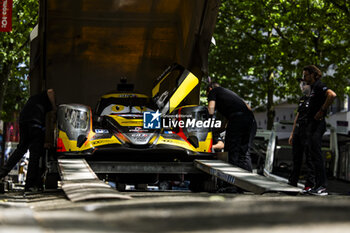 2024-06-07 - 65 SALES Rodrigo (usa), BECHE Mathias (swi), HUFFAKER Scott (usa), Panis Racing, Oreca 07 - Gibson #65, LMP2 PRO/AM, ambiance during the Scrutineering of the 2024 24 Hours of Le Mans, 4th round of the 2024 FIA World Endurance Championship, on the Place de la République, from June 7 to 8, 2024 in Le Mans, France - 24 HEURES DU MANS 2024 - SCRUTINEERING - ENDURANCE - MOTORS