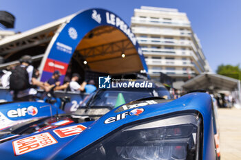 2024-06-07 - 36 VAXIVIERE Matthieu (fra), SCHUMACHER Mick (ger), LAPIERRE Nicolas (fra), Alpine Endurance Team, Alpine A424 #36, Hypercar, FIA WEC, ambiance during the Scrutineering of the 2024 24 Hours of Le Mans, 4th round of the 2024 FIA World Endurance Championship, on the Place de la République, from June 7 to 8, 2024 in Le Mans, France - 24 HEURES DU MANS 2024 - SCRUTINEERING - ENDURANCE - MOTORS