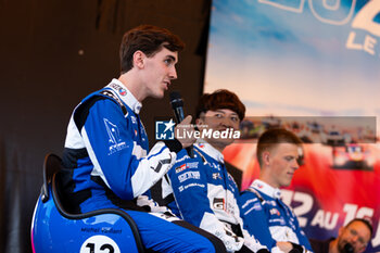 2024-06-07 - FLUXA Lorenzo (spa), Cool Racing, Oreca 07 - Gibson #37, LMP2, portrait during the Scrutineering of the 2024 24 Hours of Le Mans, 4th round of the 2024 FIA World Endurance Championship, on the Place de la République, from June 7 to 8, 2024 in Le Mans, France - 24 HEURES DU MANS 2024 - SCRUTINEERING - ENDURANCE - MOTORS