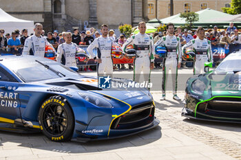 2024-06-07 - 27 JAMES Ian (usa), MANCINELLI Daniel (ita), RIBERAS Alex (spa), Heart of Racing Team, Aston Martin Vantage GT3 #27, LM GT3, FIA WEC, 777 SORENSEN Marco (dnk), BASTARD Erwan (fra), HOSHINO Satoshi (jpn), D'Station Racing, Aston Martin Vantage GT3 #777, LM GT3, FIA WEC, ambiance during the Scrutineering of the 2024 24 Hours of Le Mans, 4th round of the 2024 FIA World Endurance Championship, on the Place de la République, from June 7 to 8, 2024 in Le Mans, France - 24 HEURES DU MANS 2024 - SCRUTINEERING - ENDURANCE - MOTORS