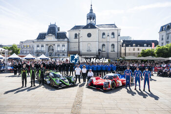 2024-06-07 - 30 FALB John (usa), ALLEN James (aus), SIMMENAUER Jean-Baptiste (fra), Duqueine Team, Oreca 07 - Gibson #30, LMP2 PRO/AM, 11 VERNAY Jean-Karl (fra), SERRAVALLE Antonio (can), WATTANA BENNETT Carl (tha), Isotta Fraschini, Isotta Fraschini Tipo6-C #11, Hypercar, FIA WEC, atmosphere during the Scrutineering of the 2024 24 Hours of Le Mans, 4th round of the 2024 FIA World Endurance Championship, on the Place de la République, from June 7 to 8, 2024 in Le Mans, France - 24 HEURES DU MANS 2024 - SCRUTINEERING - ENDURANCE - MOTORS