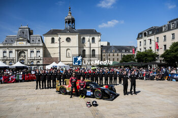 2024-06-07 - 24 SCHERER Fabio (swi), HEINEMEIER HANSSON David (dnk), SIMPSON Kyffin (usa), Nielsen Racing, Oreca 07 - Gibson #24, LMP2, action during the Scrutineering of the 2024 24 Hours of Le Mans, 4th round of the 2024 FIA World Endurance Championship, on the Place de la République, from June 7 to 8, 2024 in Le Mans, France - 24 HEURES DU MANS 2024 - SCRUTINEERING - ENDURANCE - MOTORS