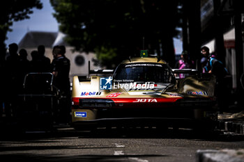 2024-06-07 - Hertz Team Jota during the Scrutineering of the 2024 24 Hours of Le Mans, 4th round of the 2024 FIA World Endurance Championship, on the Place de la République, from June 7 to 8, 2024 in Le Mans, France - 24 HEURES DU MANS 2024 - SCRUTINEERING - ENDURANCE - MOTORS