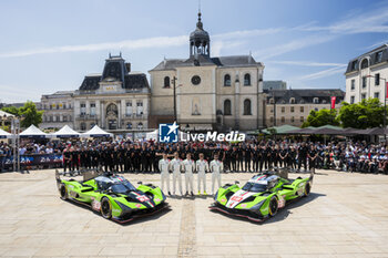 2024-06-07 - Lamborghini Iron Lynx, 63 BORTOLOTTI Mirko (ita), CALDARELLI Andrea (ita), KVYAT Daniil, Lamborghini Iron Lynx, Lamborghini SC63 #63, Hypercar, FIA WEC, 19 GROSJEAN Romain (fra), CALDARELLI Andrea (ita), CAIROLI Matteo (ita), Lamborghini Iron Lynx, Lamborghini SC63 #19, Hypercar, atmosphere during the Scrutineering of the 2024 24 Hours of Le Mans, 4th round of the 2024 FIA World Endurance Championship, on the Place de la République, from June 7 to 8, 2024 in Le Mans, France - 24 HEURES DU MANS 2024 - SCRUTINEERING - ENDURANCE - MOTORS