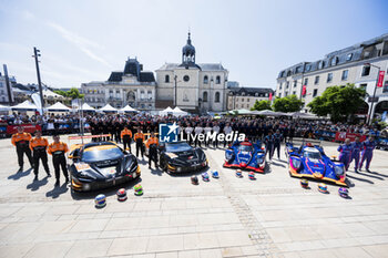 2024-06-07 - 59 SAUCY Grégoire (swi), COTTINGHAM James (gbr), COSTA Nicolas (bra), United Autosports, McLaren 720S GT3 Evo #59, LM GT3, FIA WEC, 95 SATO Marino (jpn), PINO Nico (chl), HAMAGHUCHI Hiroshi (jpn), United Autosports, McLaren 720S GT3 Evo #95, LM GT3, FIA WEC, 22 JARVIS Oliver (gbr), GARG Bijoy (usa), SIEGEL Nolan (usa), United Autosports, Oreca 07 - Gibson #22, LMP2, 23 KEATING Ben (usa), ALBUQUERQUE Filipe (prt), HANLEY Ben (gbr), United Autosports USA, Oreca 07 - Gibson #23 PRO/AM, LMP2, atmosphere during the Scrutineering of the 2024 24 Hours of Le Mans, 4th round of the 2024 FIA World Endurance Championship, on the Place de la République, from June 7 to 8, 2024 in Le Mans, France - 24 HEURES DU MANS 2024 - SCRUTINEERING - ENDURANCE - MOTORS